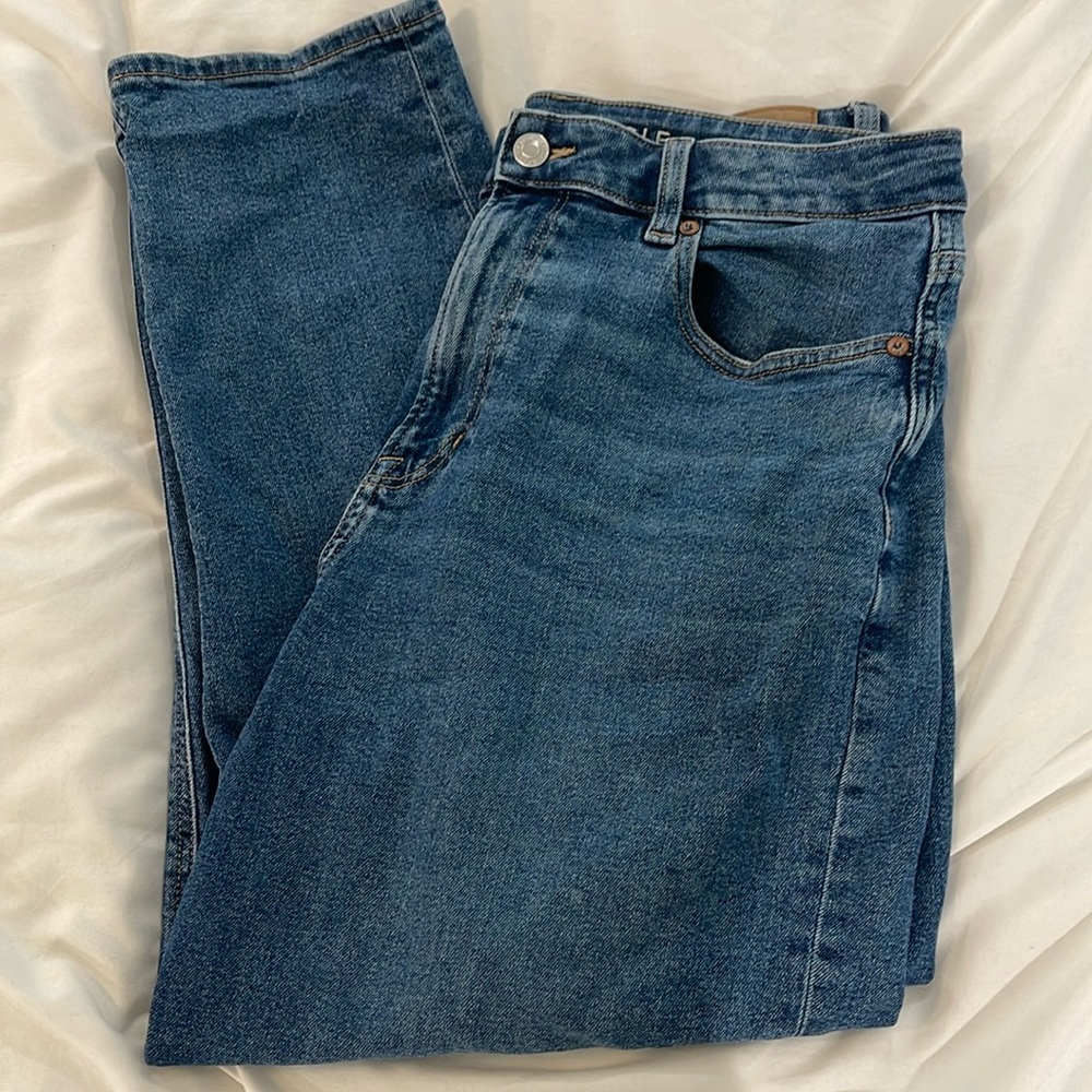 American Eagle Straight Leg Jeans